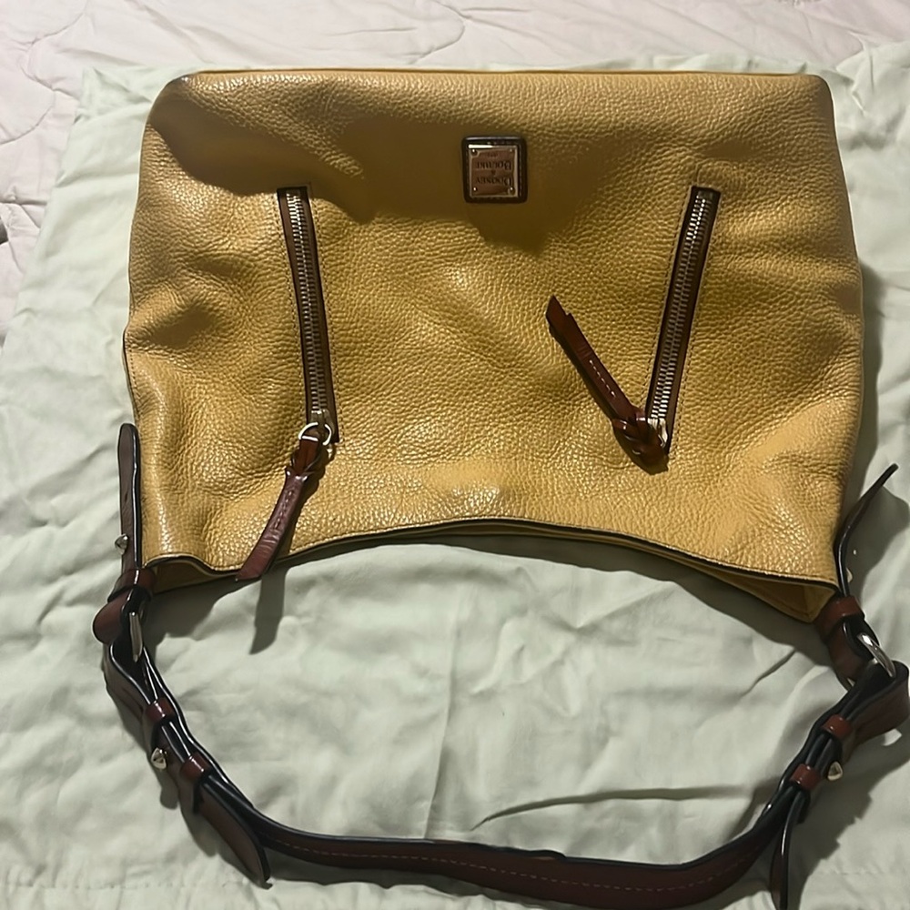 Dooney & Bourke bag